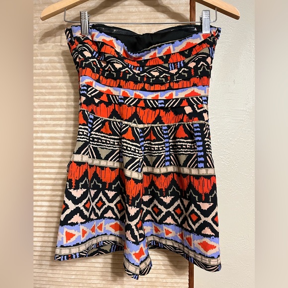 Bebe Multi-Colored Shorts Romper, size 0 - Picture 2 of 7